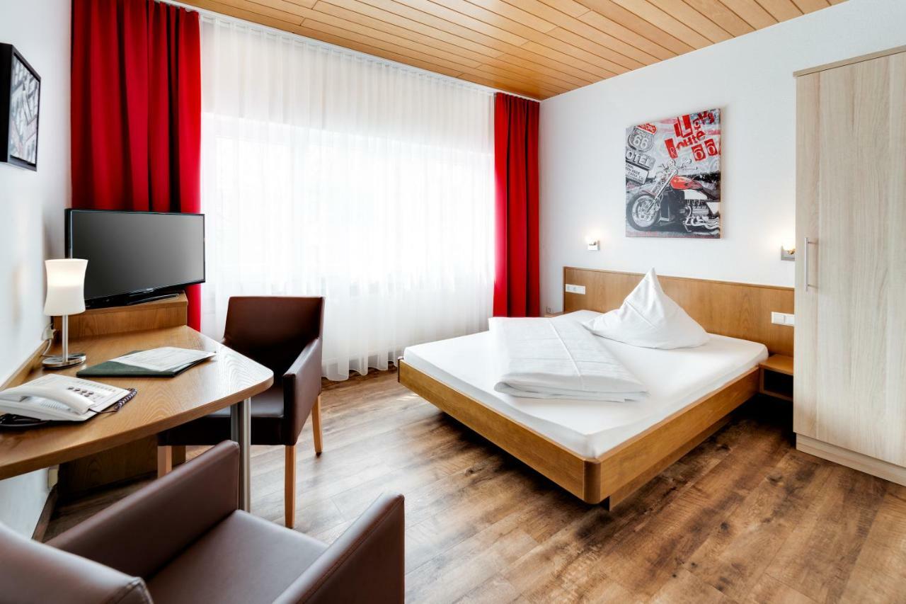 Hotel Waldparkstube Бад-Шенборн Екстер'єр фото